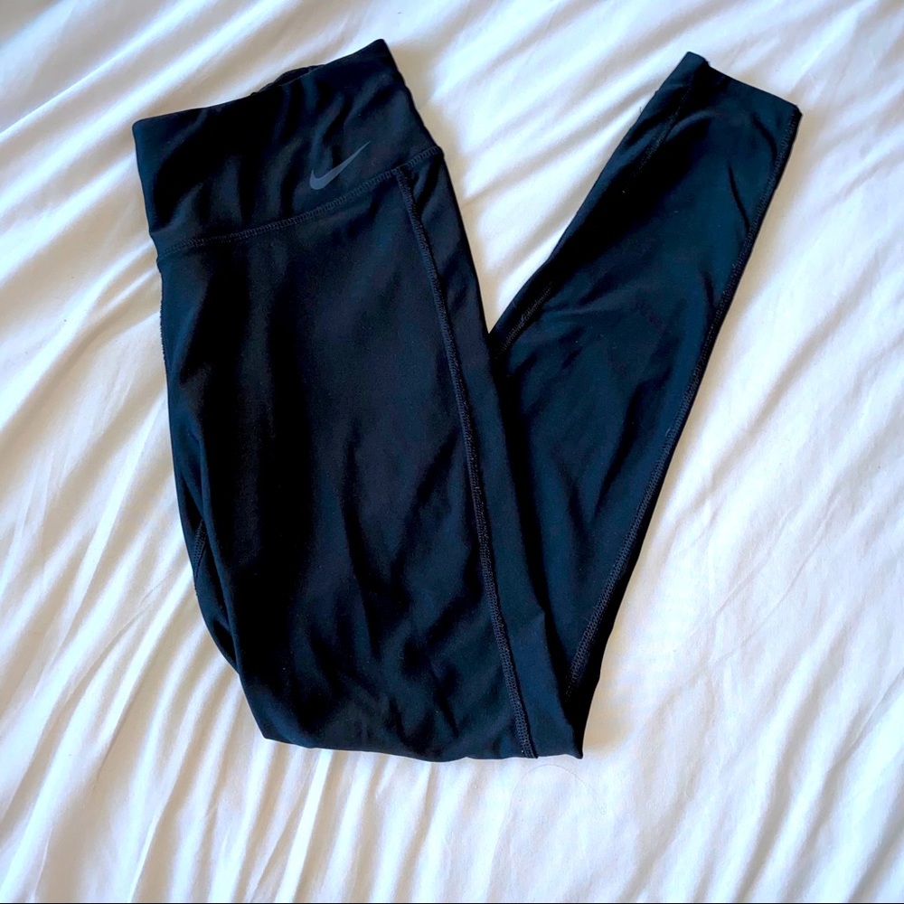 Nike Dri-Fit Black Ankle Legging with Back Pocket